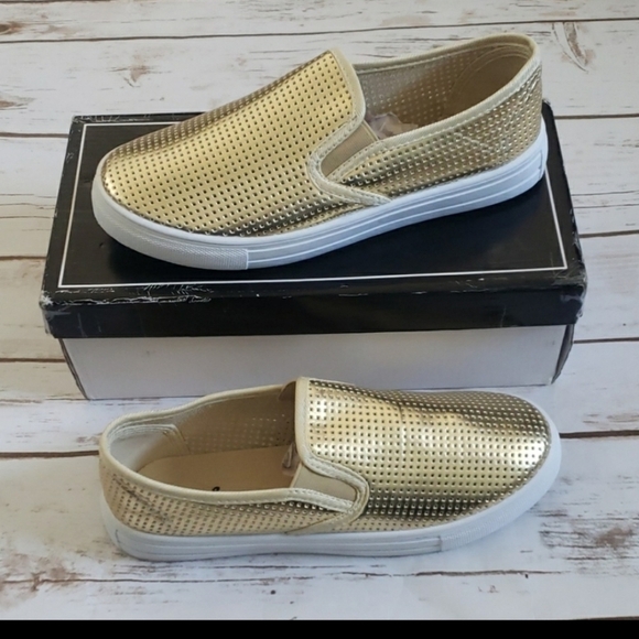 Qupid Reba gold perforated slip on sneakers - Picture 2 of 9